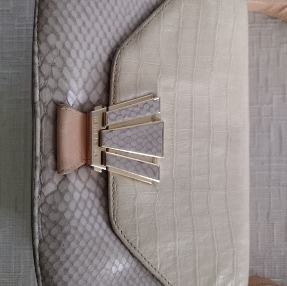 Henri Bendel Croc Embossed Leather Short Crossbody/Shoulder Purse - Picture 2 of 15